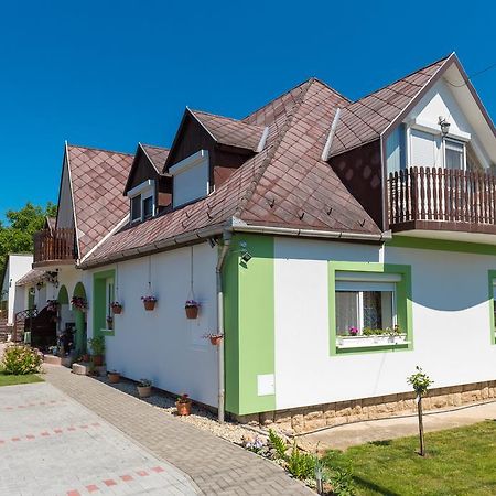 Andrea Apartmanház Balatongyörök Kültér fotó