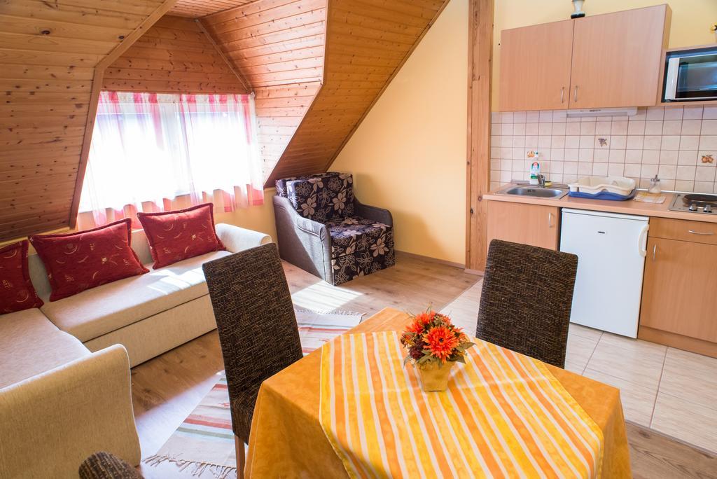Andrea Apartmanház Balatongyörök Kültér fotó